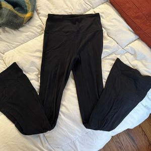 lululemon Groove Super-High-Rise Flared Pant Nulu - Size 6